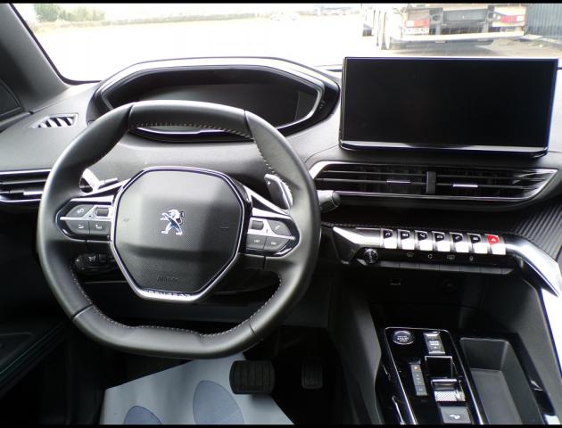 Peugeot 5008 image 1