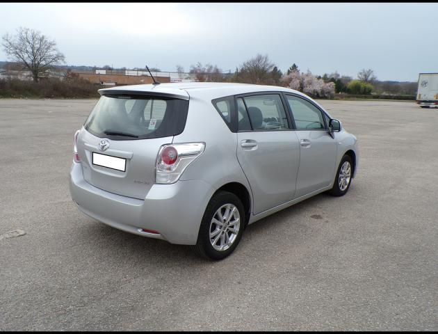 Toyota Verso image 2