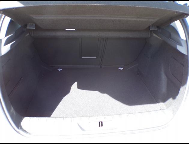 Peugeot 308 image 1
