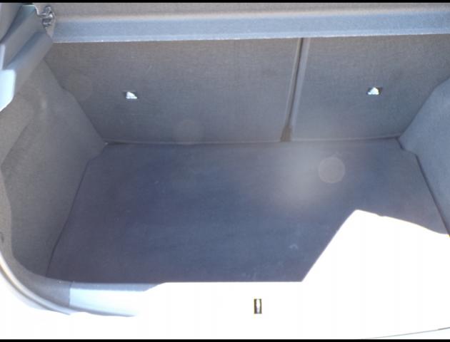 Peugeot 208 image 8