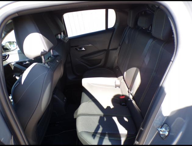 Peugeot 208 image 9