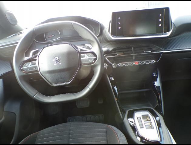 Peugeot 2008 image 4