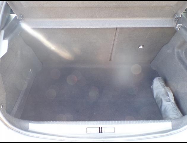 Peugeot 208 image 7
