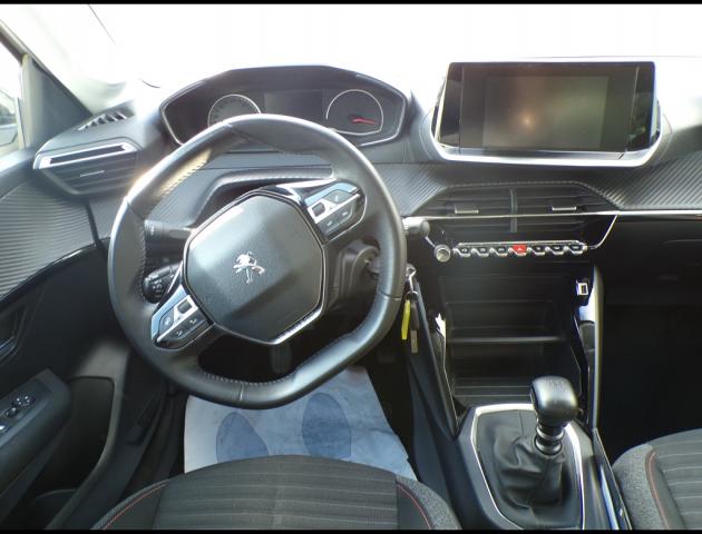 Peugeot 208 image 3