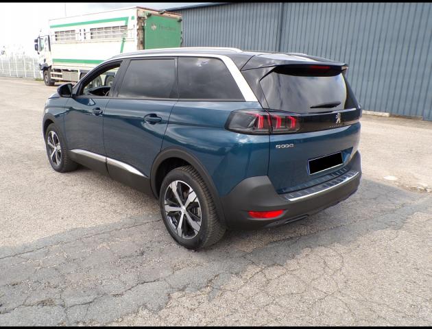 Peugeot 5008 image 4