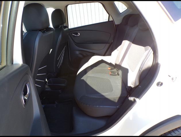 Renault Captur image 2