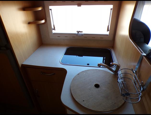 Ford Transit image 6