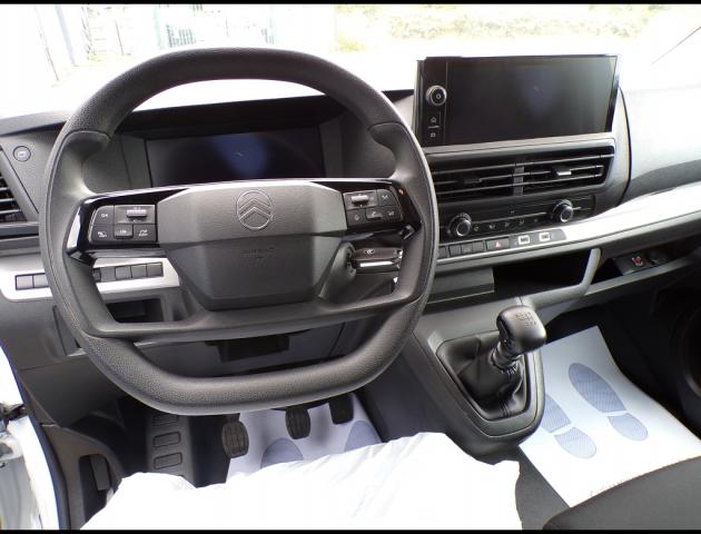 Citroen Jumpy image 8