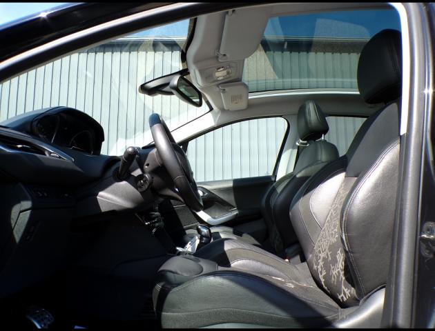 Peugeot 208 image 3