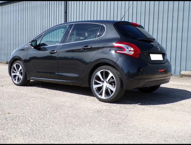 Peugeot 208 image 4