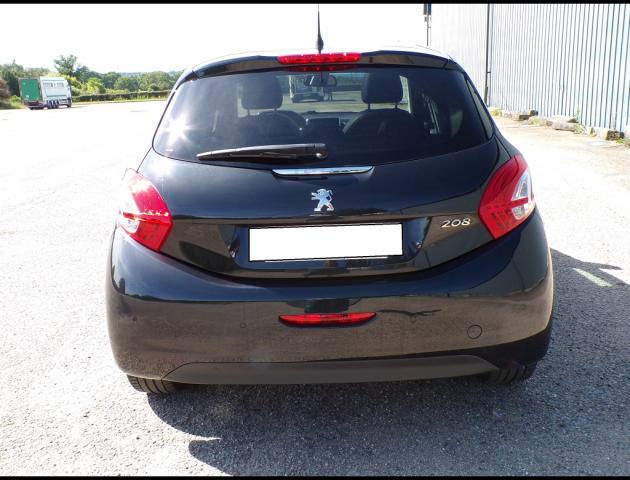Peugeot 208 image 9