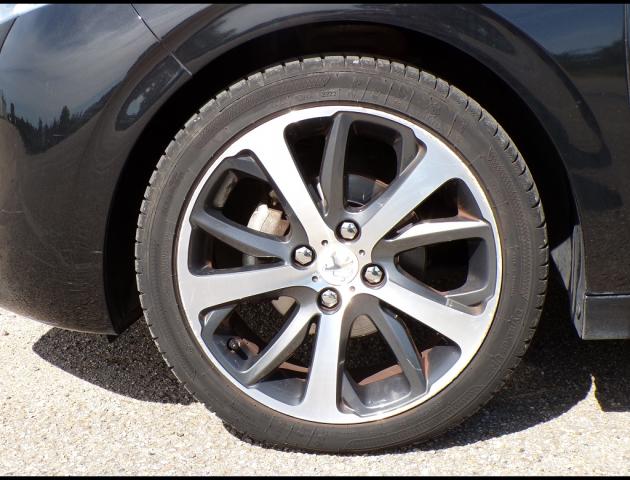 Peugeot 208 image 7