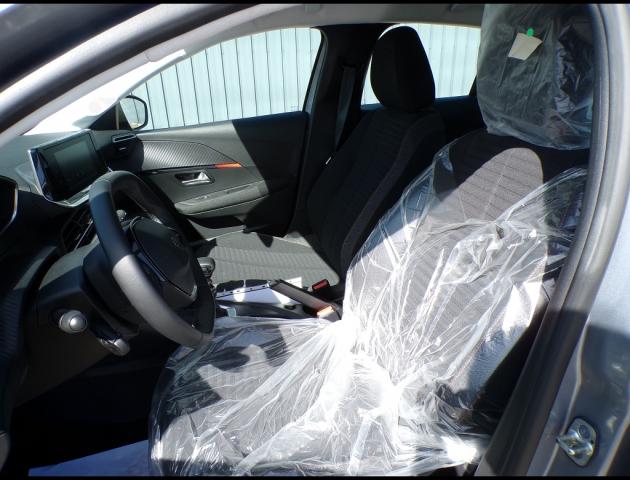 Peugeot 208 image 6