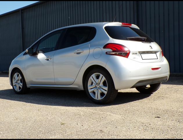 Peugeot 208 image 3