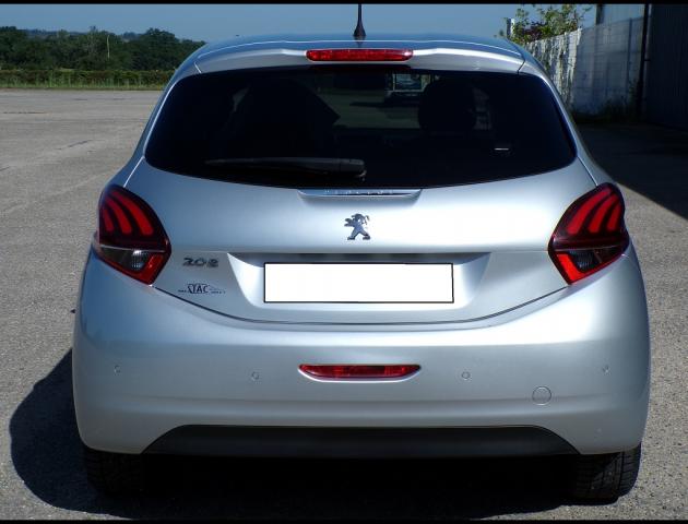Peugeot 208 image 5