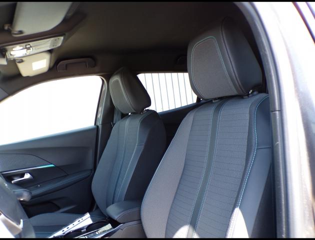 Peugeot 2008 image 2