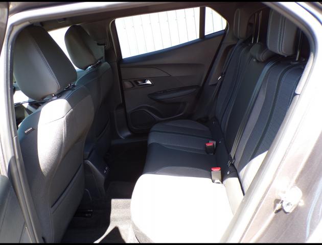 Peugeot 2008 image 6