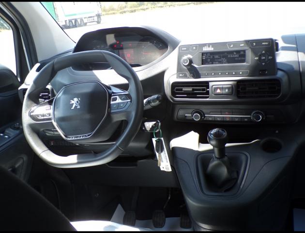 Peugeot Partner image 1