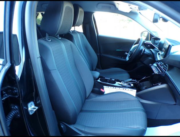 Peugeot 2008 image 2