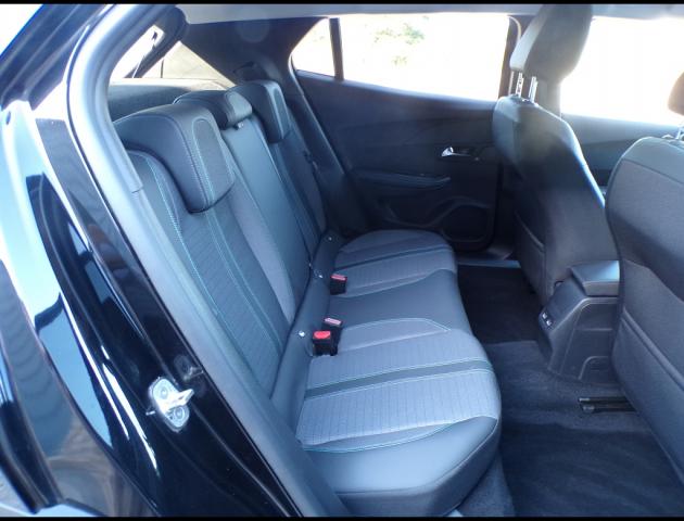 Peugeot 2008 image 6