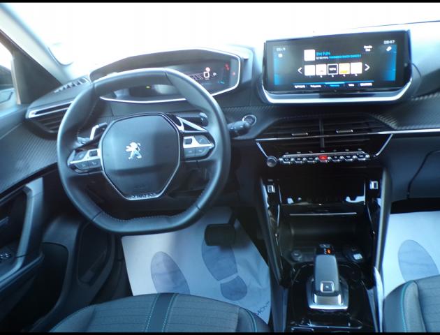 Peugeot 2008 image 8