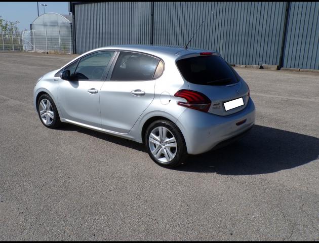 Peugeot 208 image 7