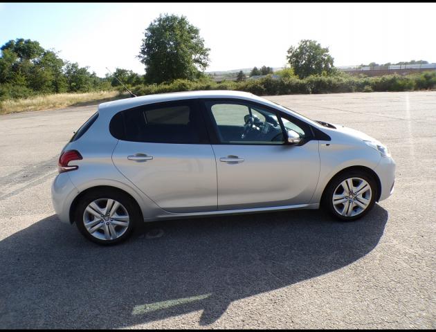Peugeot 208 image 4