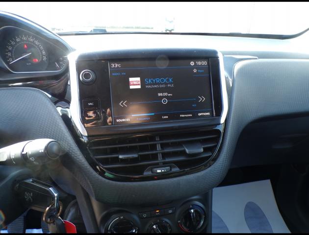 Peugeot 208 image 9
