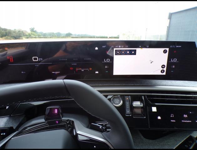 Peugeot 3008 image 2