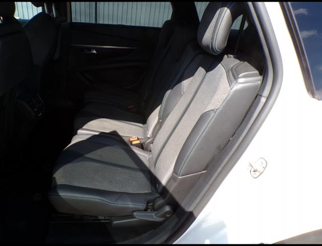 Peugeot 5008 image 3