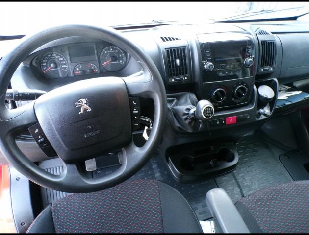 Peugeot Boxer image 2