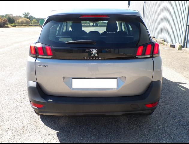 Peugeot 5008 image 9