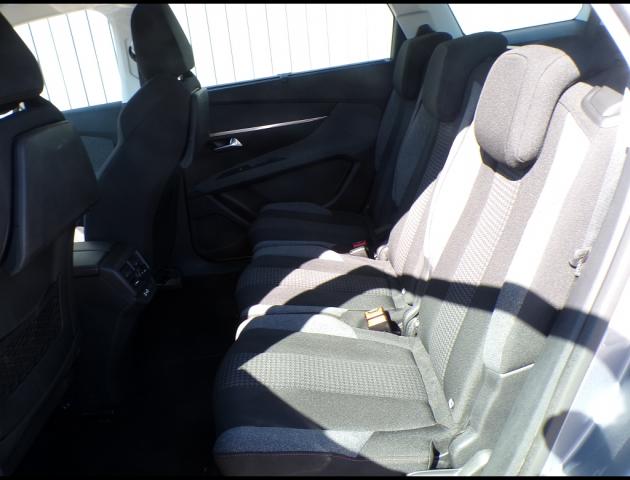 Peugeot 5008 image 3