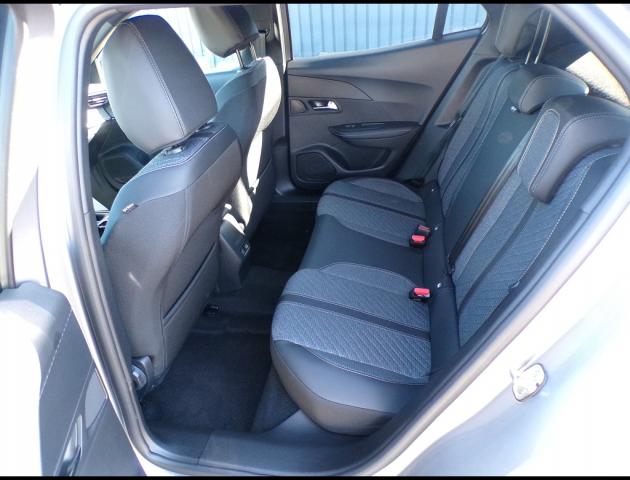 Peugeot 2008 image 7