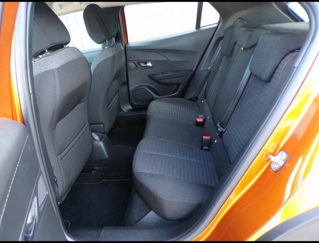 Peugeot 2008 image 8