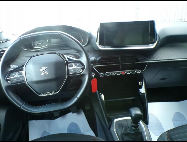 Peugeot 2008 image 1