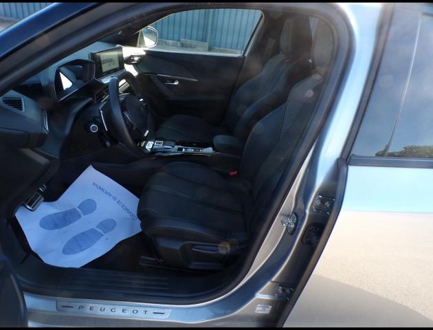 Peugeot 2008 image 6