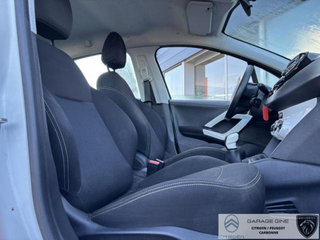 Peugeot 208 image 1