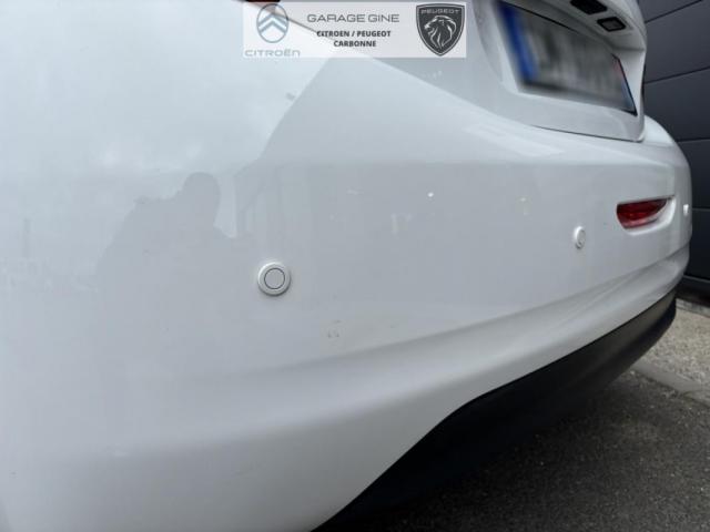 Peugeot 208 image 8