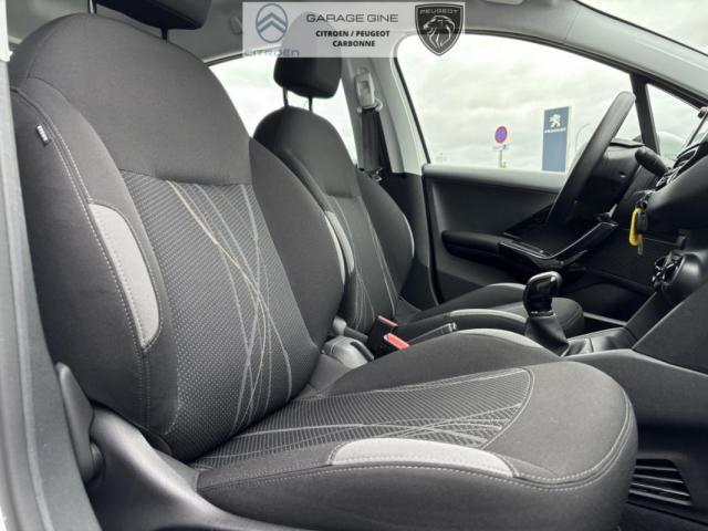 Peugeot 208 image 1