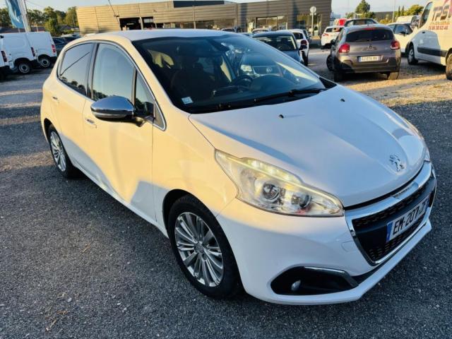 Peugeot 208 image 4