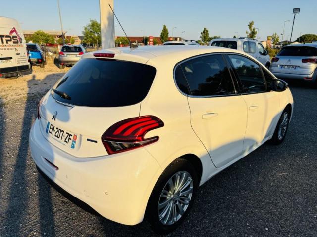 Peugeot 208 image 5