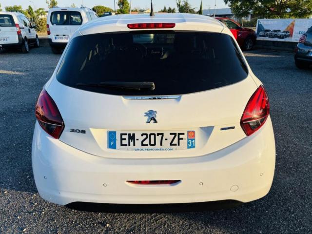 Peugeot 208 image 8