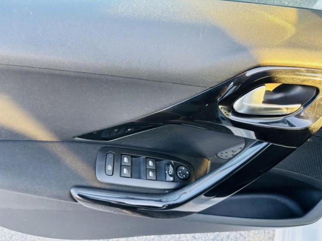 Peugeot 208 image 2