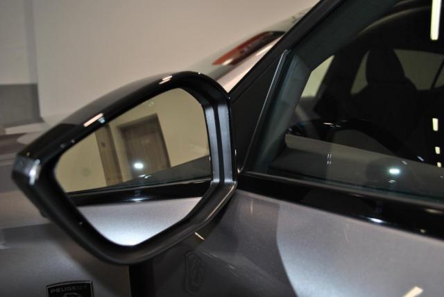 Peugeot 308 image 8