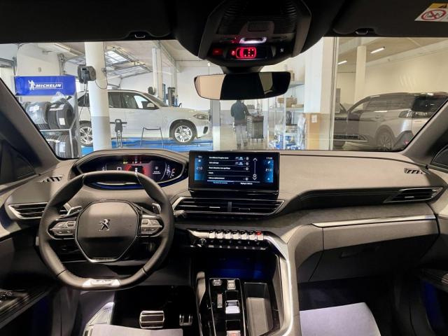 Peugeot 5008 image 1
