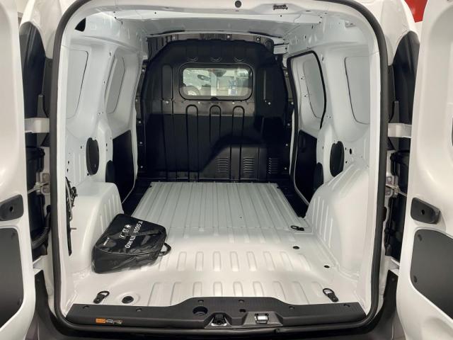 Renault Express image 6