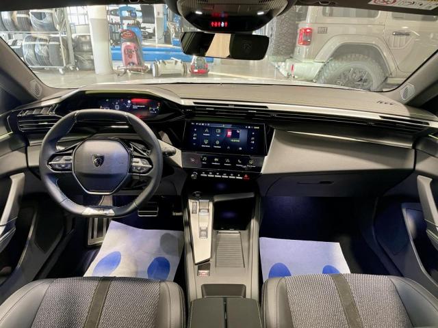 Peugeot 308 image 2