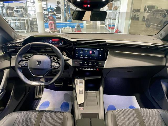 Peugeot 308 image 2