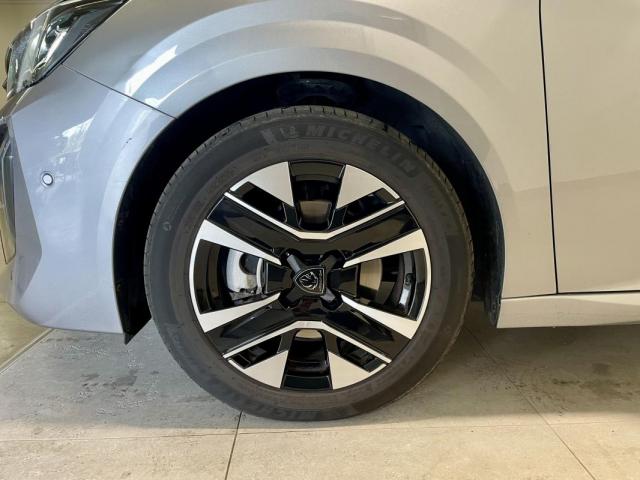 Peugeot 208 image 7